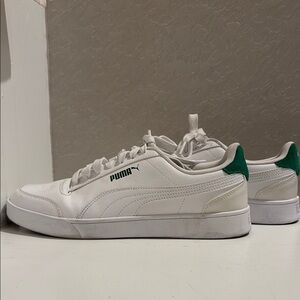 Puma Men’s 9.5 Nearly New | Green and White |